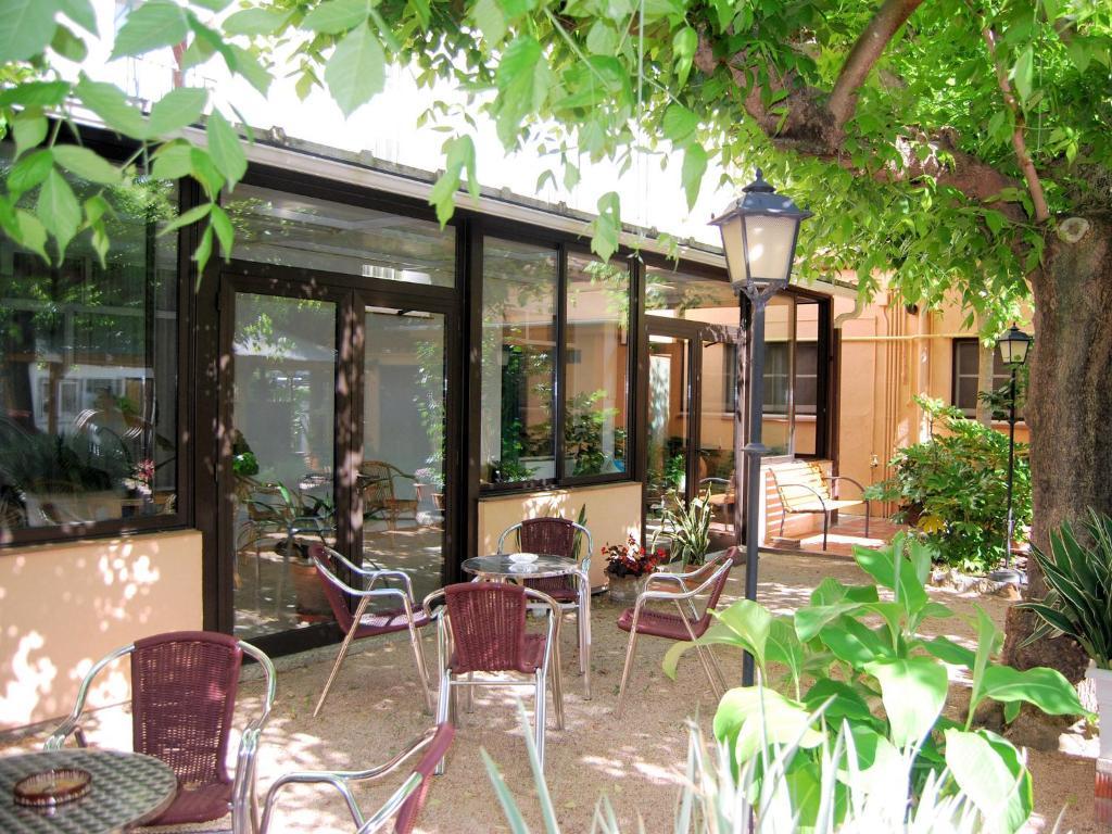 Hostal Fabrellas كالذيس ذي مالافييّا المظهر الخارجي الصورة
