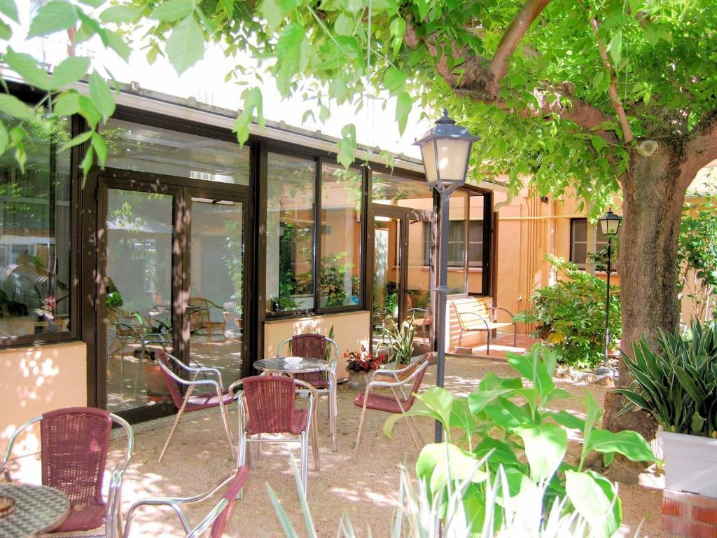 Hostal Fabrellas كالذيس ذي مالافييّا المظهر الخارجي الصورة