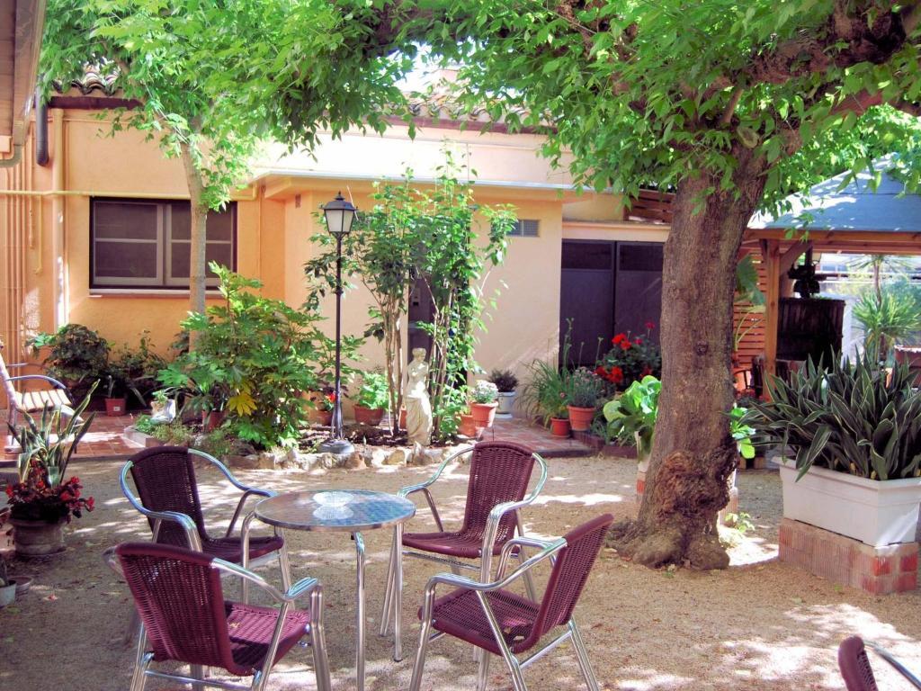 Hostal Fabrellas كالذيس ذي مالافييّا المظهر الخارجي الصورة