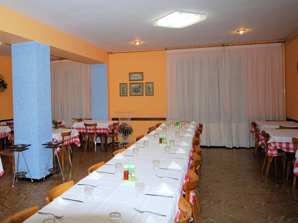 Hostal Fabrellas كالذيس ذي مالافييّا المظهر الخارجي الصورة