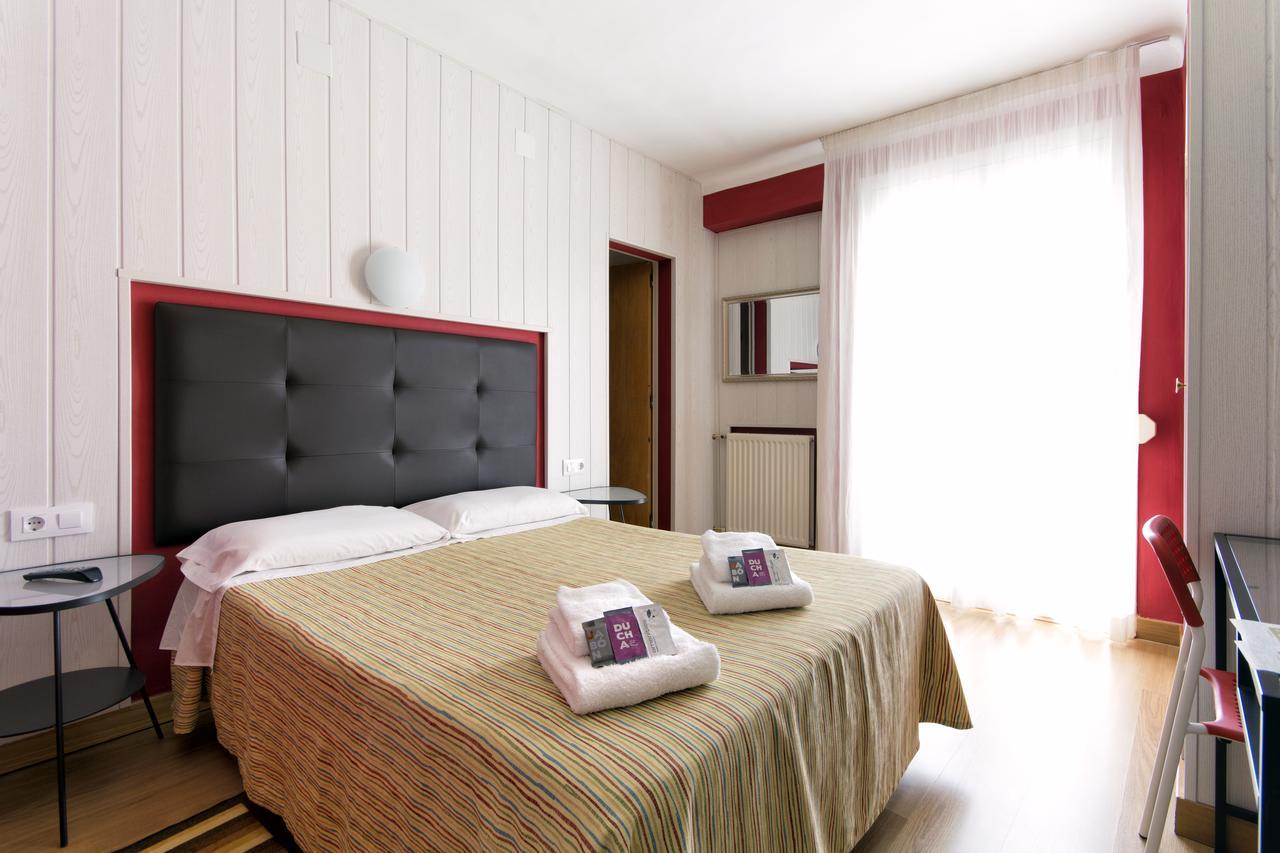 Hostal Fabrellas كالذيس ذي مالافييّا المظهر الخارجي الصورة