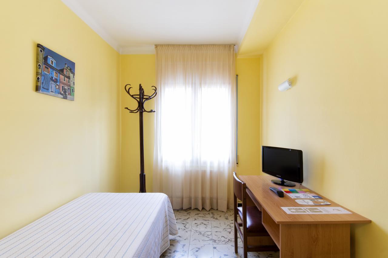 Hostal Fabrellas كالذيس ذي مالافييّا المظهر الخارجي الصورة