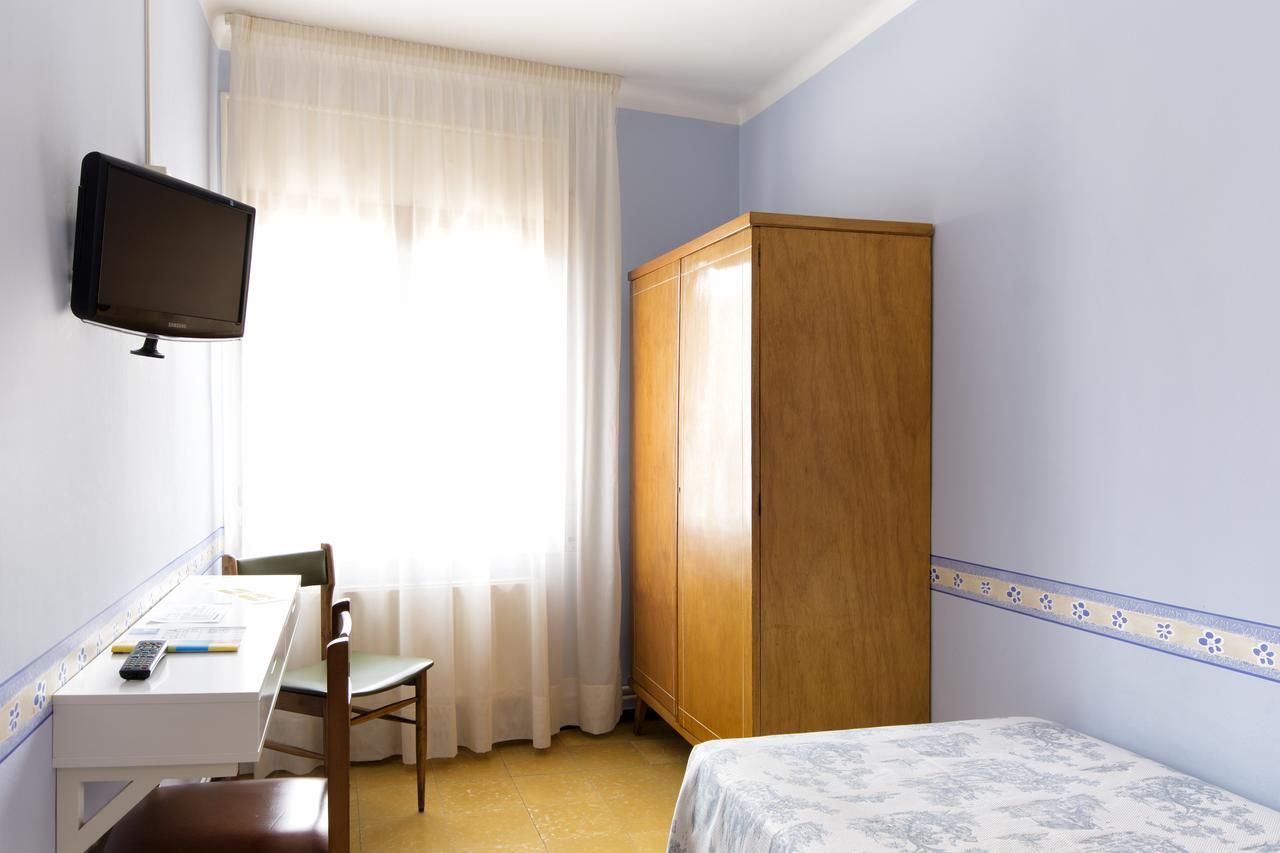 Hostal Fabrellas كالذيس ذي مالافييّا المظهر الخارجي الصورة