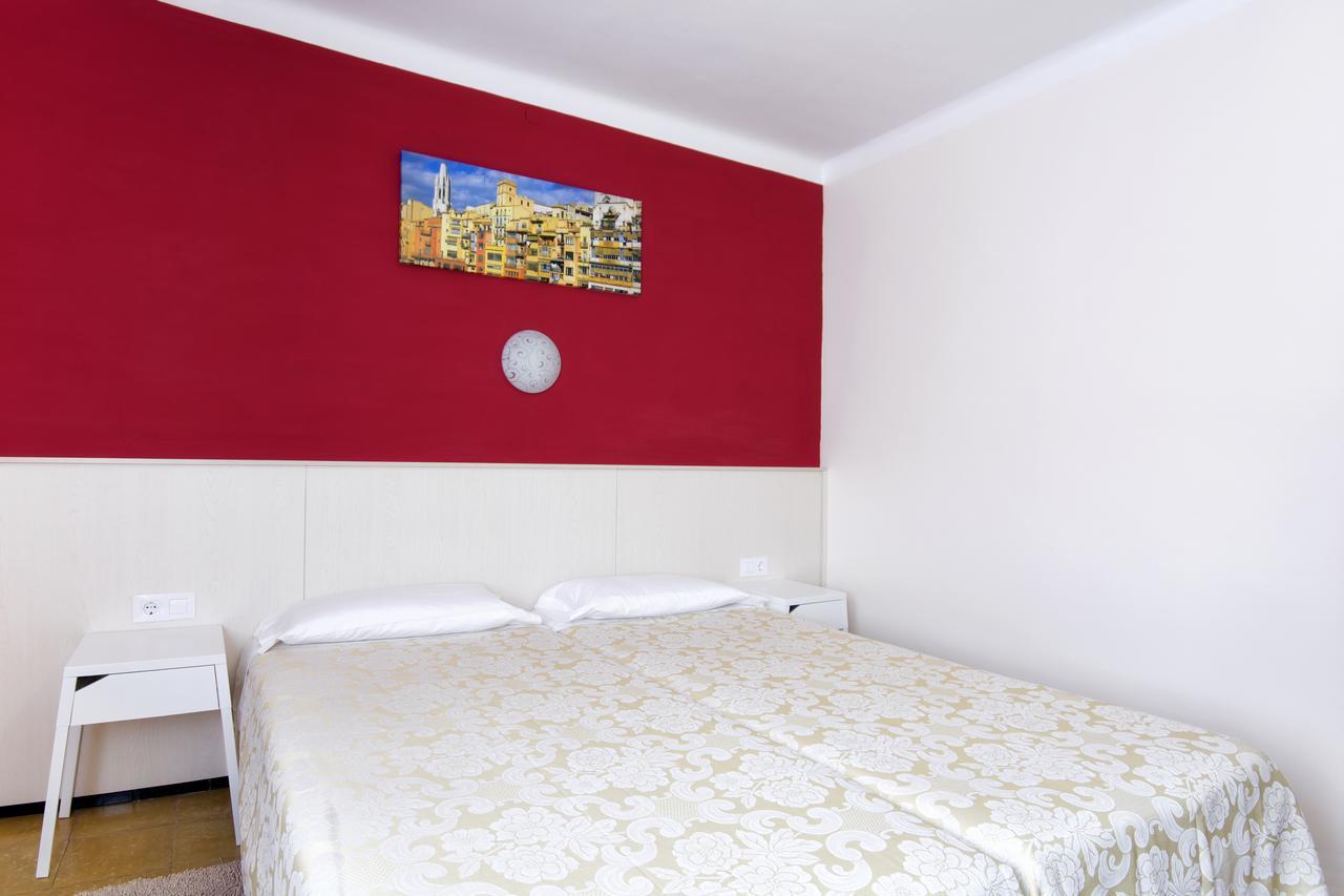 Hostal Fabrellas كالذيس ذي مالافييّا المظهر الخارجي الصورة